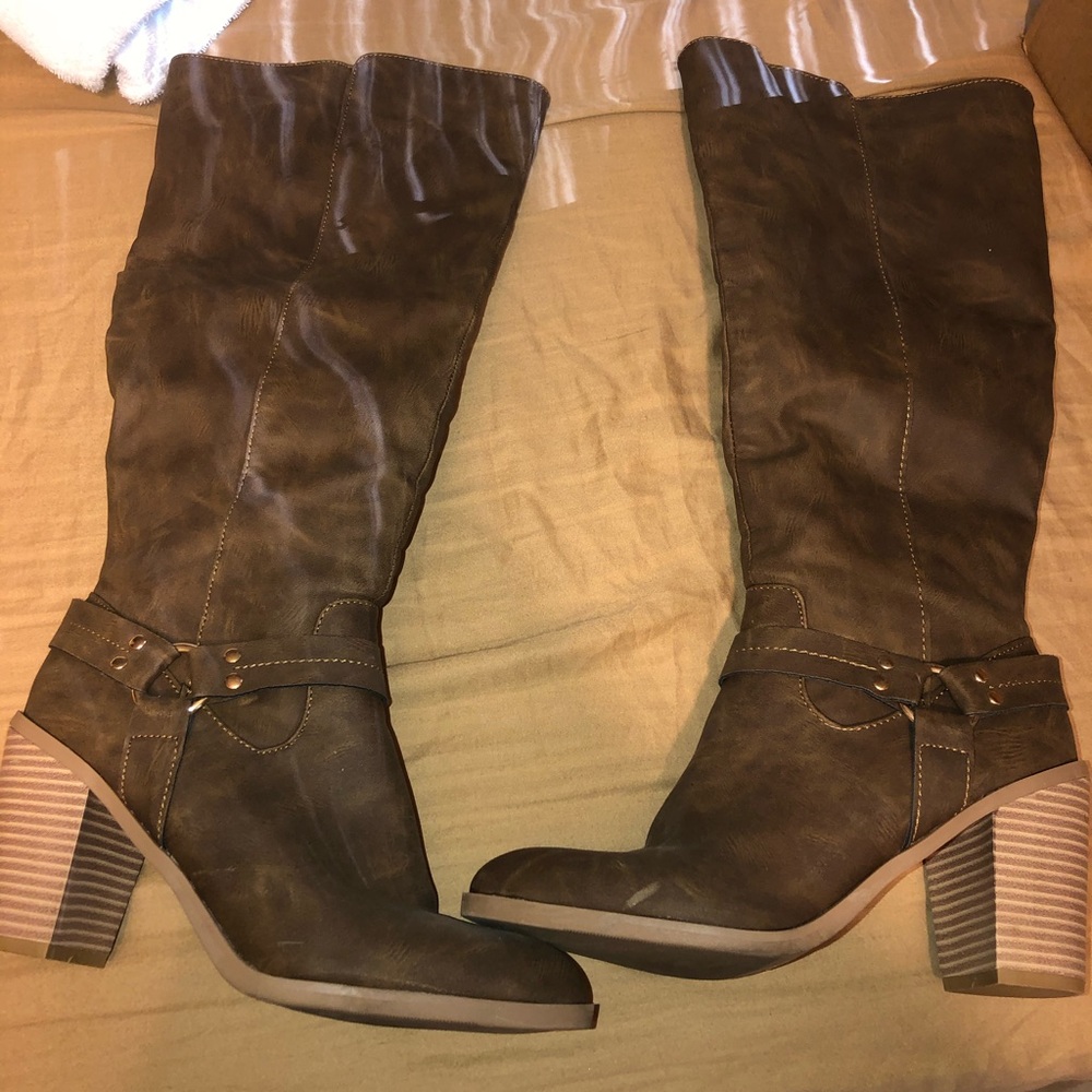 Heel booties